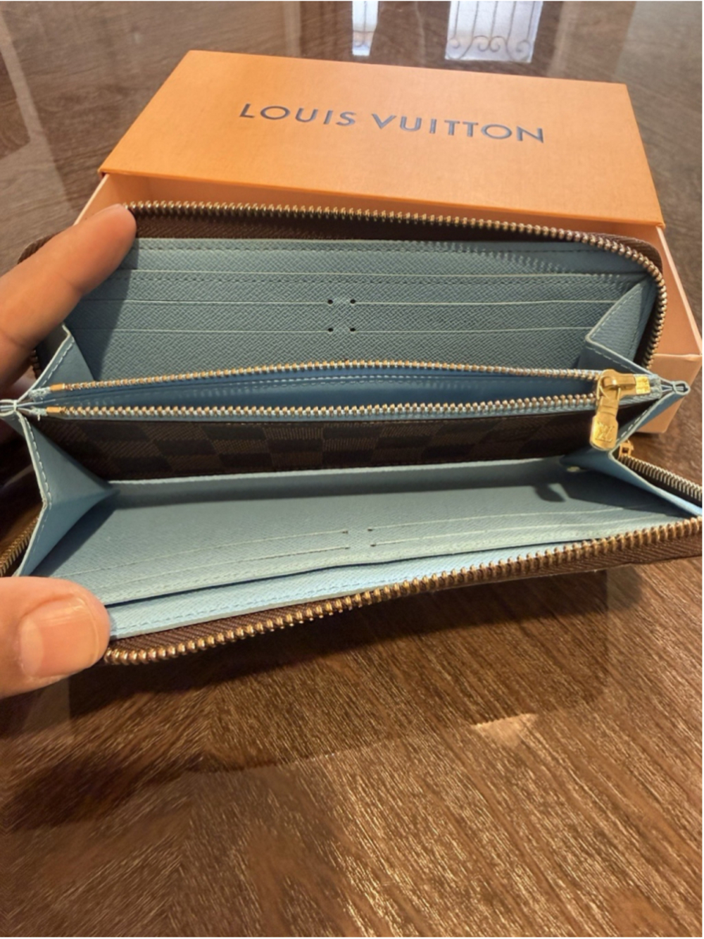 Louis Vuitton Damier Ebene Penguin Zippy Wallet Blue Interior Authenticated - Picture 4 of 8